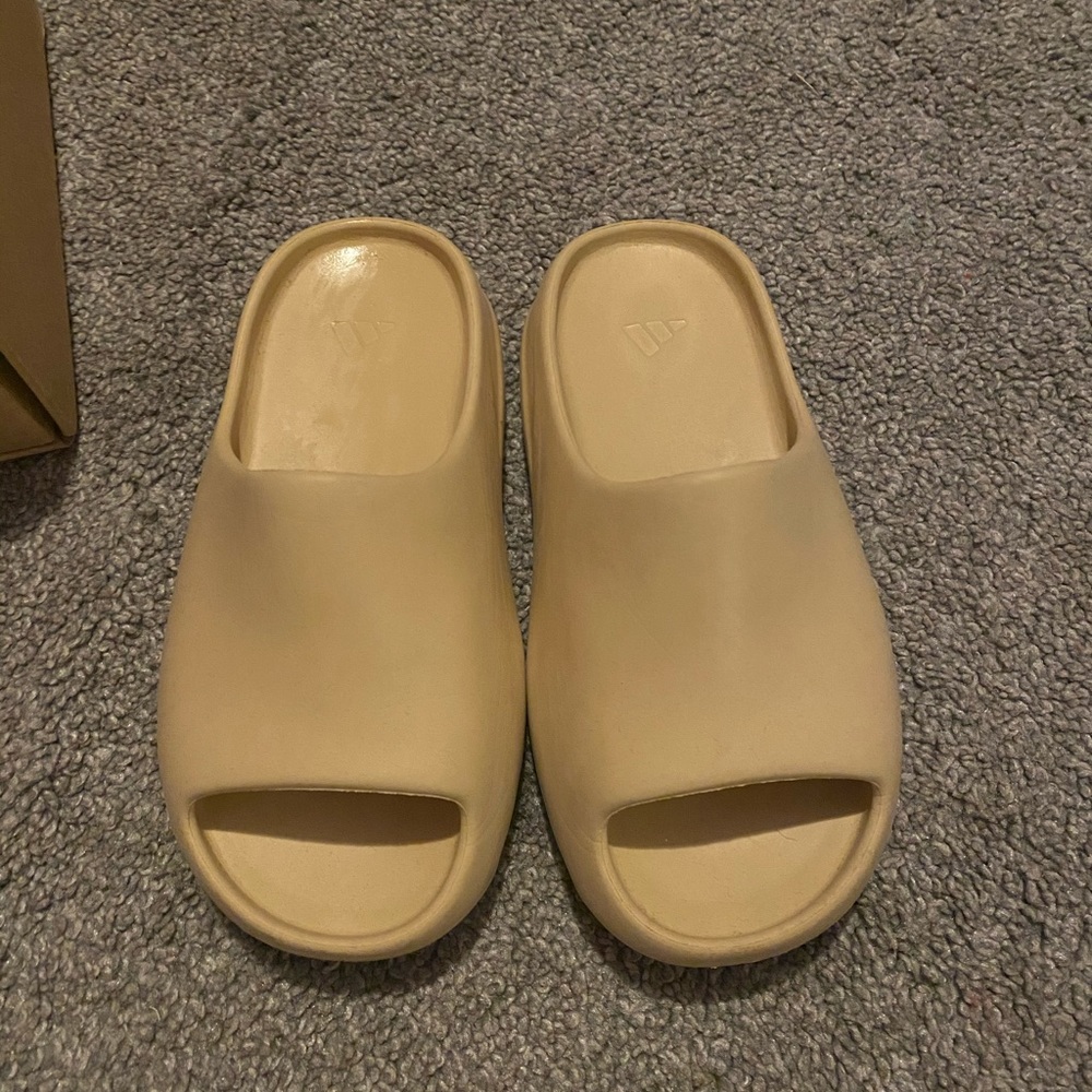 Kids Yeezy Slides